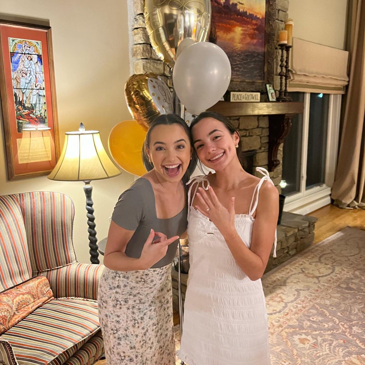 stellarmerrell's tweet image. sobbing oh my god i’m so happy 🥹💗