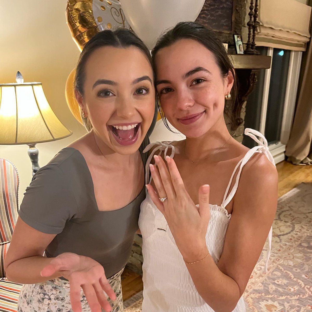 stellarmerrell's tweet image. sobbing oh my god i’m so happy 🥹💗