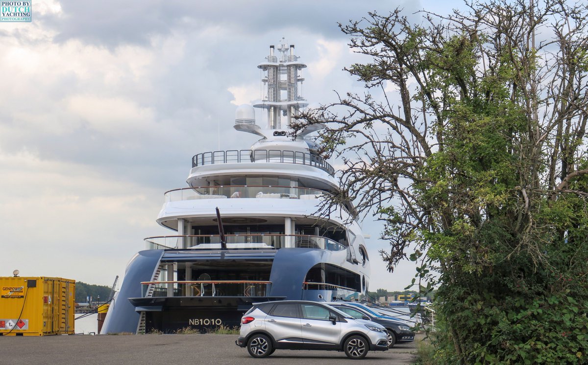 Dutchyachting's tweet photo. #Project1010 (which will get the name #Katyusha according to some sources) was launched by #Feadship in #Makkum on 18 August. In the meantime the the #mast of the 118m/ 387’2” #yacht was added in #Amsterdam. For the launch video: https://t.co/yVYug3gECA Photos by @DutchYachting. https://t.co/bOp3ZQH2yv