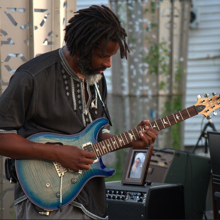 GhanaThinkTank's tweet photo. Ismaeel Dhul-Qarnayn!!! @lufuki_detroit at the #AmericanRiad with @the.astro.mystics. So 🔥!

The Healing Festival:
Oakland Avenue Artists @oaacdetroit

Riad Support from:
KIP:D Kresge Innovative Projects: Detroit @thekresgefoundation
Knight Arts Chal… https://t.co/7lrPQq3Z7g https://t.co/nMK9aQfAgg