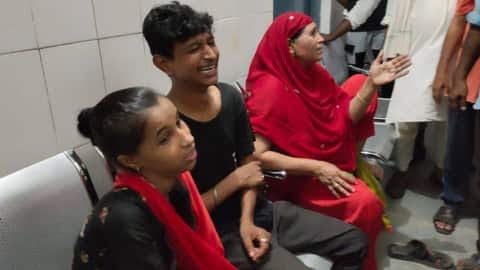 meerfaisal01's tweet photo. #Lynching
Mustakim Ahmed Raine (55) of Katra, Bhadohi, Uttar Pradesh was lynched to death. BJP chairman Ashok Jaiswal and his associates have been accused of Lynching.  

Ahmed Raine's wife Momina Begum told that her goat had gone to neighbor Sandeep's corridor on Tuesday.  + https://t.co/6HPZ7F6aDz