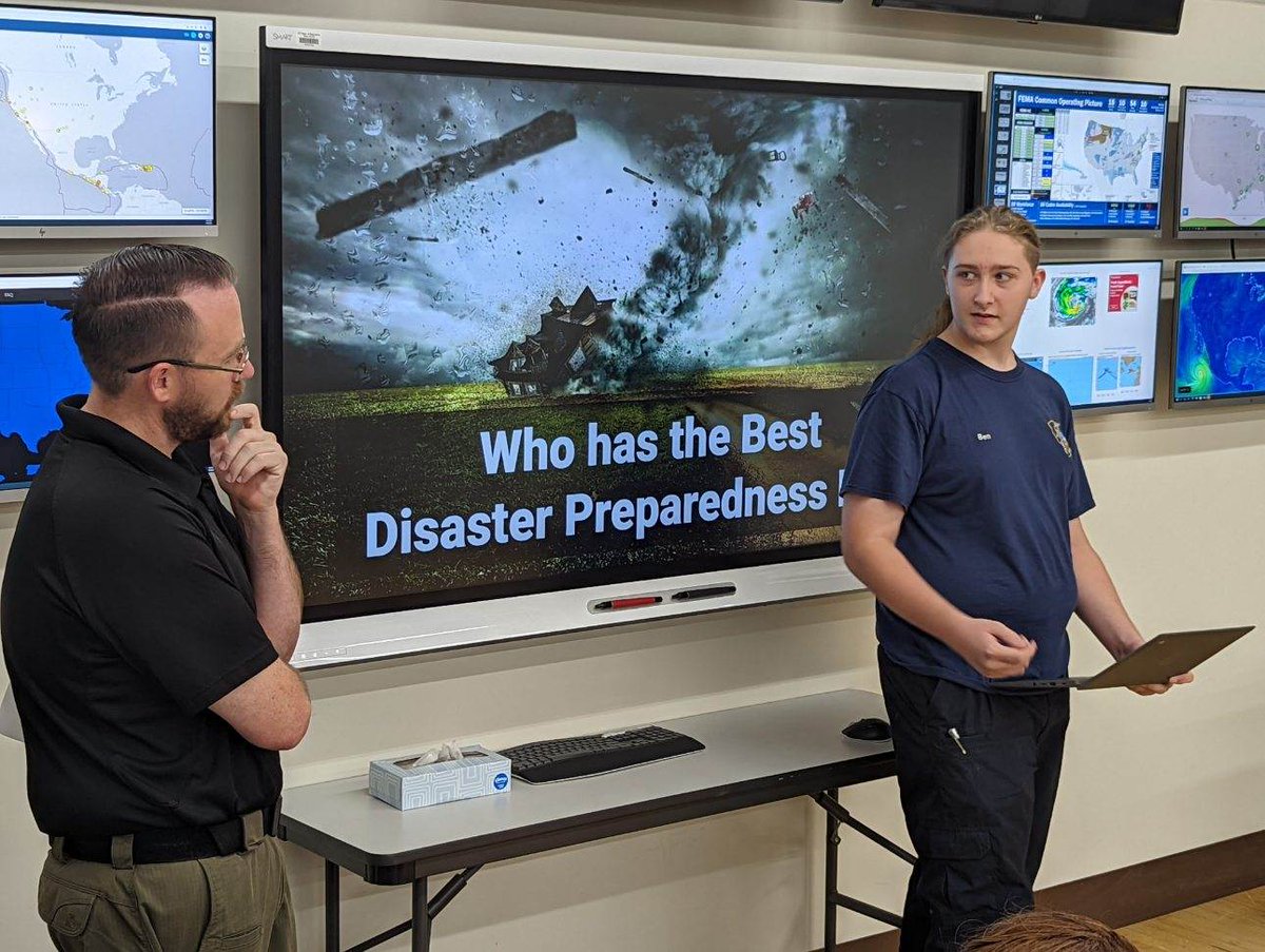 CTTechHS's tweet image. September is National Preparedness Month! 

#NPM22 is meant to raise awareness of the importance of preparing for unexpected disasters &amp;amp; emergencies.

Tasked with creating a family of 4's #DisasterKit to last a week during Oct. in CT, Vinal Tech’s #CJPS students got a head start.