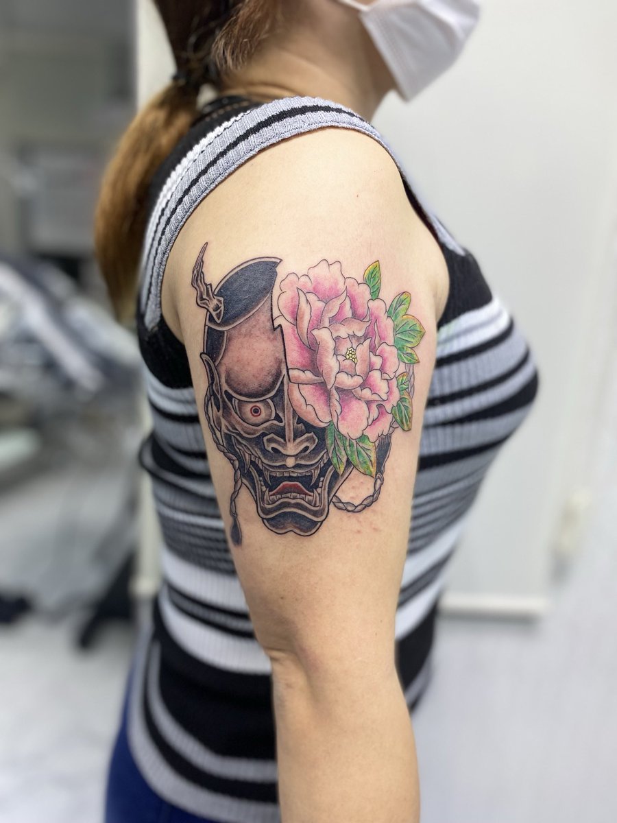 lunar_orbit2's tweet photo. #般若と牡丹🙆‍♂️
#和彫り女子
work by @lunar_orbit 

#タトゥー #刺青
#tattoo #tattooed  
#洋彫り #和彫り #彫師 #刺青彫師
#タトゥー女子 
#ガールズタトゥー
#レタリングタトゥー
#tattooartists #tattoostudio #tattooshop
#girlstattoos #letteringtattoos
#coveruptattoos #touchuptattoo https://t.co/h3JPjGC4vI