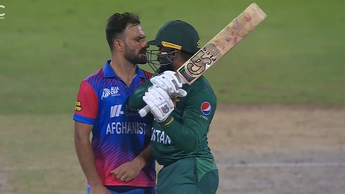 NoumanIsNasar's tweet photo. Can we please replace the word "Namak Haram" with "Afghani" please 🤣🤣

#PAKvAFG https://t.co/Q3f7aKODDe