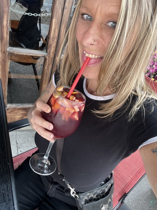 Put something in your mouth #kellisparks https://t.co/T5BhlVsCO6<a href="/tag/kellisparks"class="tags">#kellisparks</a>