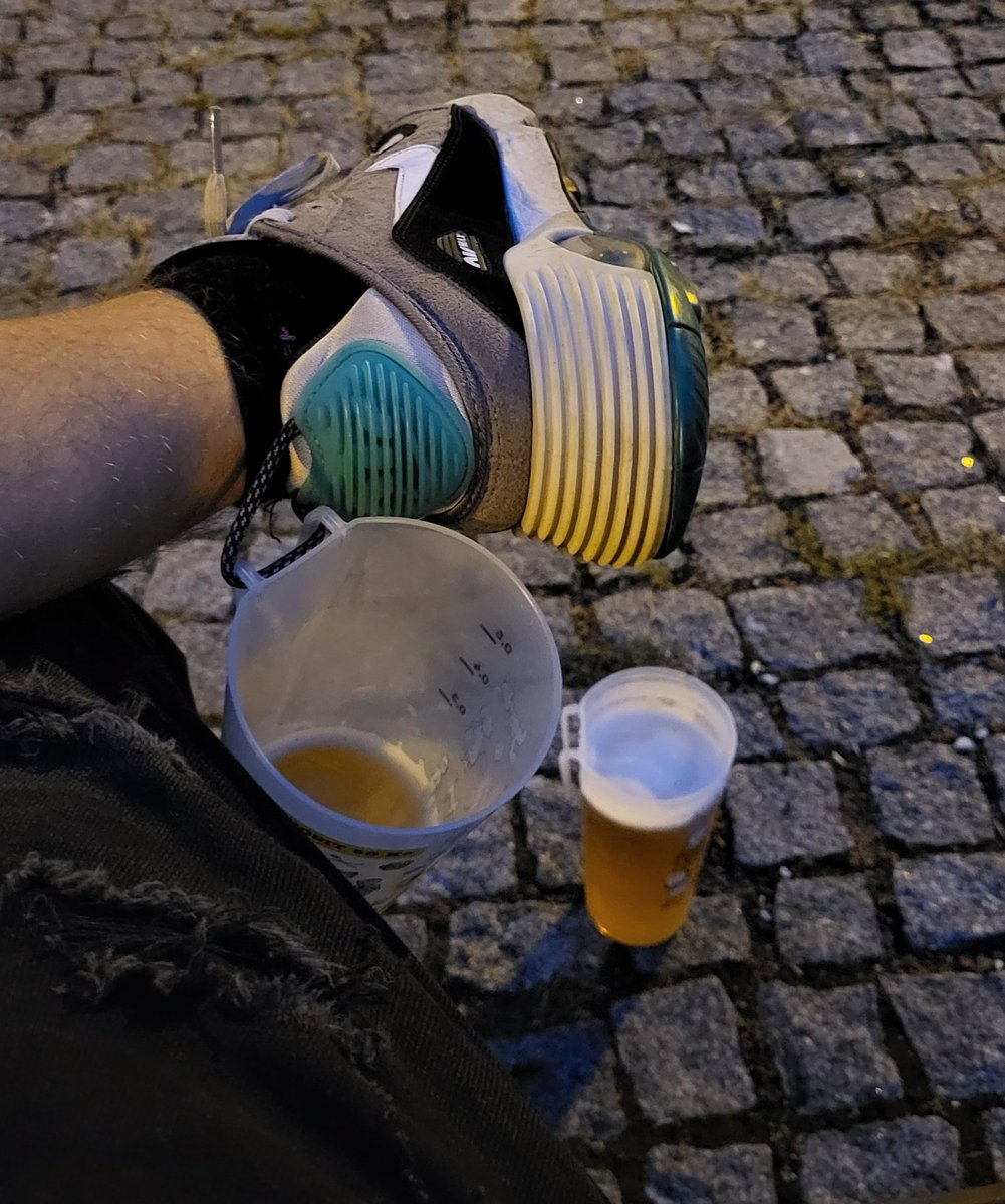 Espelunta's tweet photo. Člověk si musí umět poradit 😊😂 https://t.co/GjLsth4RjU
