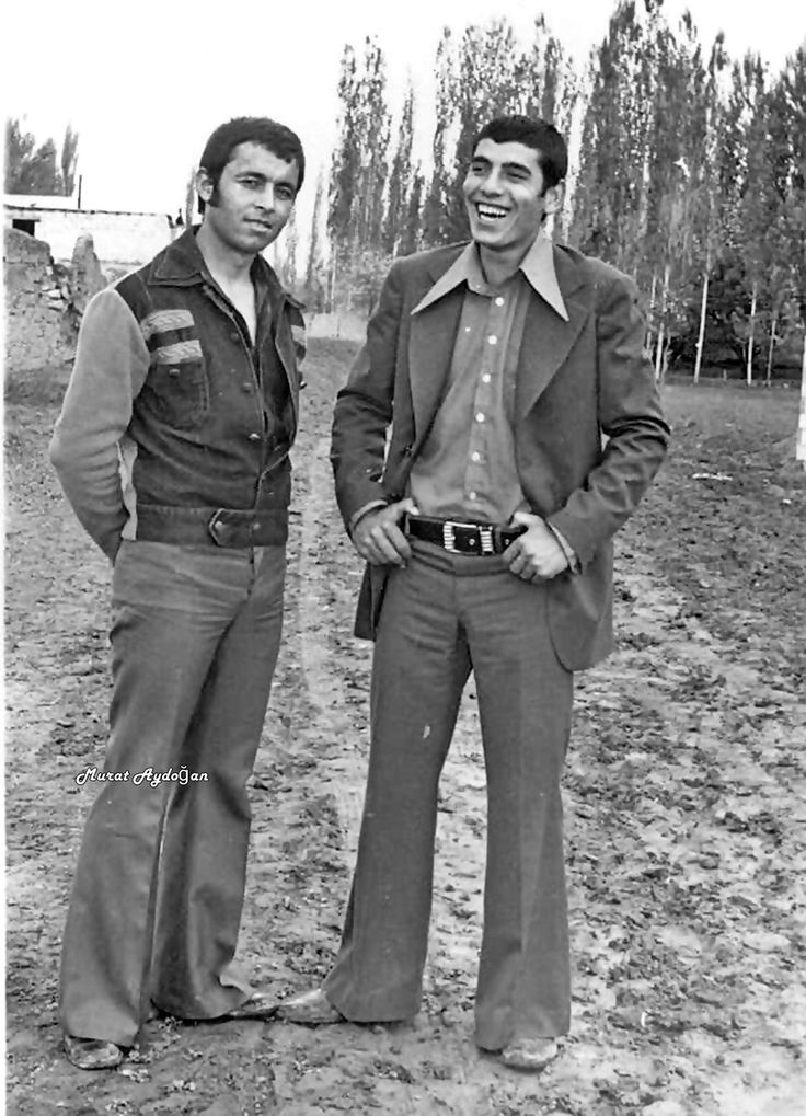 Iğdır Mücadelesinin iki güzide Ülkücüsü

Şehit 'Turgut DEMİRKAYA' ve Geçen yıl bugün vefat eden 'Mikail GÖLELİ'

Iğdır 1972

Sonsuz Rahmetleri olsun
-