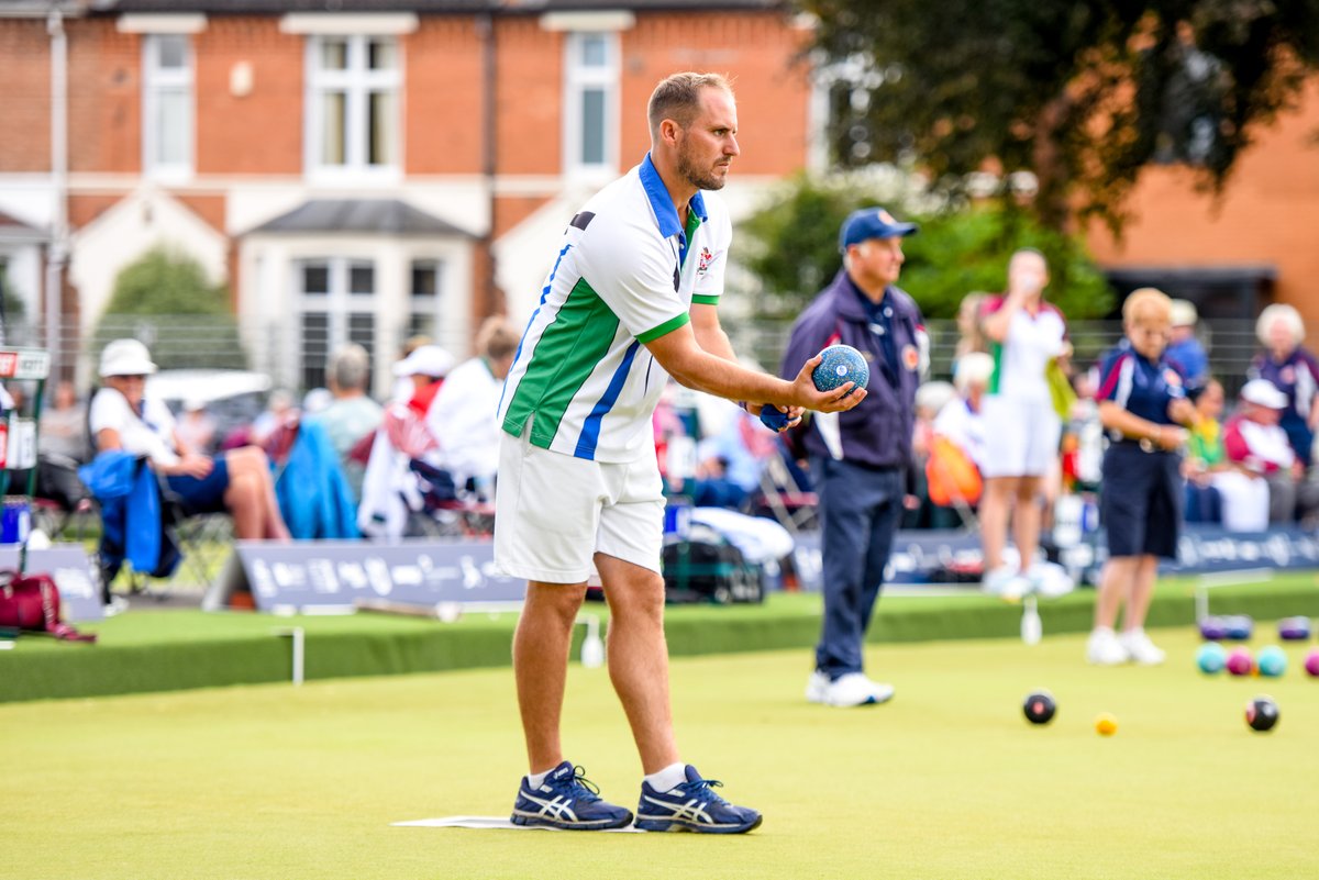 BowlsEngland's tweet image. 𝙏𝙝𝙚 𝘿𝙚𝙡𝙞𝙫𝙚𝙧𝙮 📰

Devon's Sam Tolchard today wins the Men's Two Bowl Singles for a THIRD time while Women's Singles reaches the quarter-final stage ready for LIVE coverage tomorrow morning!

Read The Delivery 🔽
bit.ly/TheDelivery14

#BENFinals22
