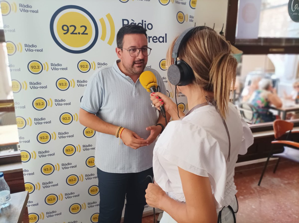 PPVilareal's tweet photo. ℹ️ Hui els nostres regidors del @PPVilareal han fet la ruta per les bodegutes que ofereixen els mitjans de comunicació locals 📺📹 amb motiu de les Festes de la Mare de Déu de Gràcia 🎊. Moltes gràcies a tots per el seu treball informatiu al llarg d'aquests festejos 🎙️🗞️ https://t.co/mcqhJrHivw