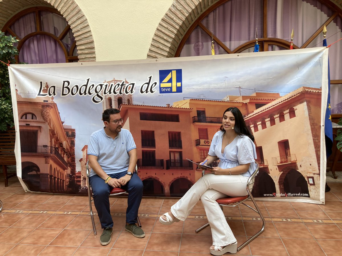 PPVilareal's tweet photo. ℹ️ Hui els nostres regidors del @PPVilareal han fet la ruta per les bodegutes que ofereixen els mitjans de comunicació locals 📺📹 amb motiu de les Festes de la Mare de Déu de Gràcia 🎊. Moltes gràcies a tots per el seu treball informatiu al llarg d'aquests festejos 🎙️🗞️ https://t.co/mcqhJrHivw