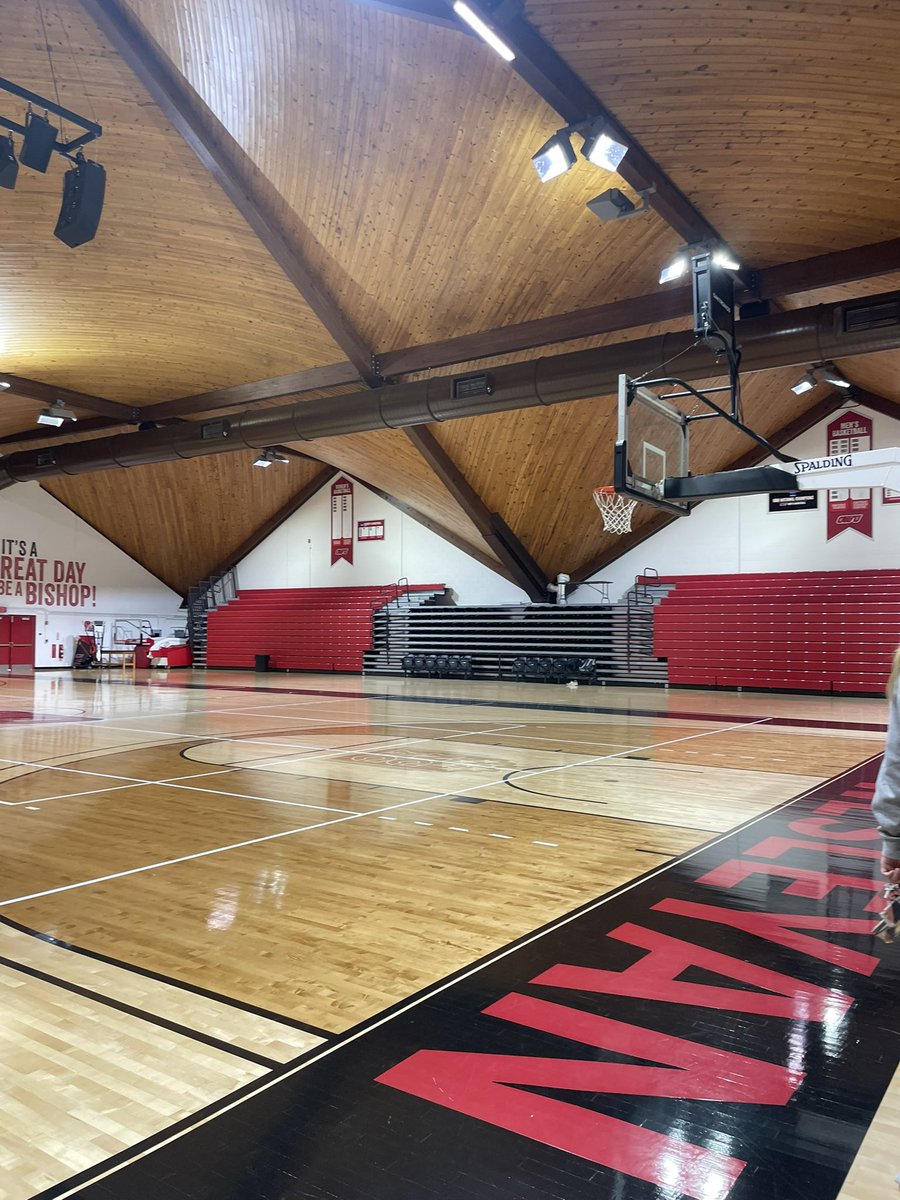 skylar19731089's tweet photo. Thanks @SJU23, Coach Susan and the team @OWU_WBB for the offer to continue my academic and athethic career @OhioWesleyan. Loved the campus and had a great time! @BBgirlsBBall @ILDefenders https://t.co/aY4MaLRgPU