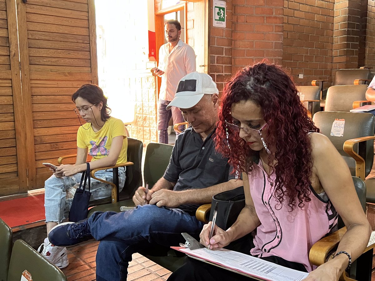 ContraloriBello's tweet photo. #ParticipaciónCiudadana | Seguimos fortaleciendo el #ControlSocial a través de las Veedurías Ciudadanas, durante este encuentro conversamos sobre la importancia de la creación de una red de veedurías y qué se debe tener en cuenta para consolidarla. https://t.co/82qCM6yHGk