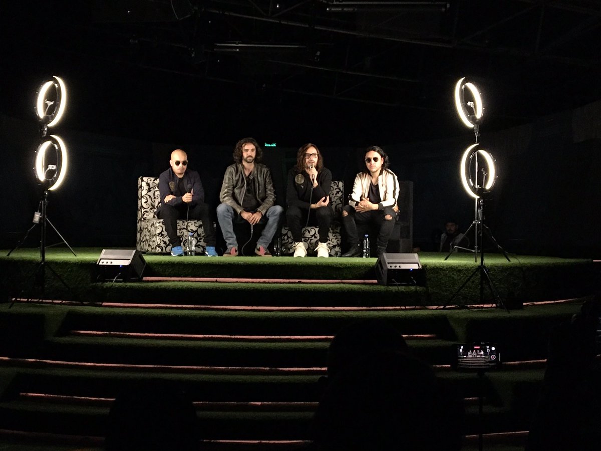 SMLabMx's tweet photo. Ya empezaron las preguntas para Camilo Septimo sobre su próximo concierto el 1 de Octubre en el Palacio de los Deportes 🙋🏻‍♀️🎤
Y tendrán muchas sorpresas 🎶 https://t.co/Lrkwqb6f3s