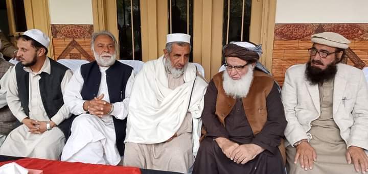 JUIPAK112's tweet photo. شاباش نسیم شاہ 
کرکٹر نسیم شاہ کے والد محترم حاجی مظفر شاہ جمعیت علمائے اسلام ضلع دیر کے ڈپٹی جنرل سیکریٹری ہے ۔
ہمیں اپکے سپوت پر فخر ہے ۔
پاکستان زندہ باد 🇵🇰
@MoulanaOfficial @iNaseemShah https://t.co/2q4QEMjLdy