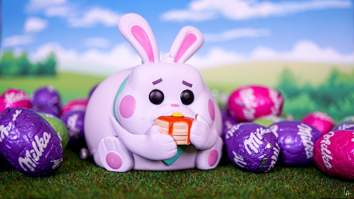 DarkSplinter_'s tweet photo. A very greedy pet #FunkoPhotoADayChallenge #funkopopphotography #FunkoPOP https://t.co/IYtii41QU5