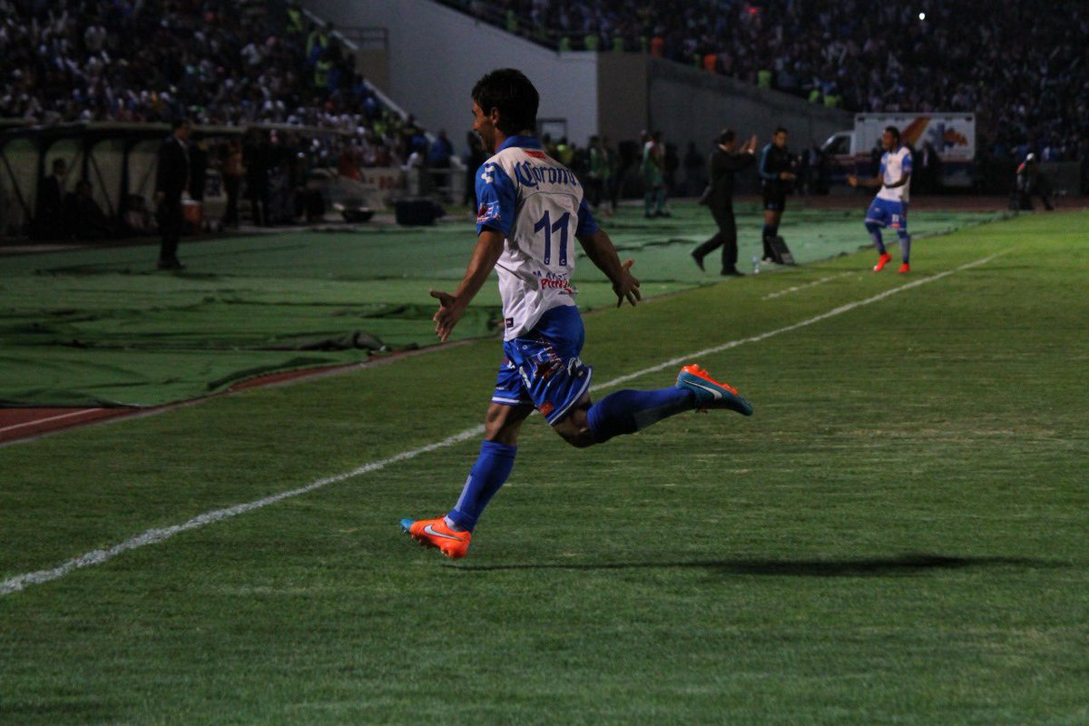 lanetafutbolera's tweet photo. Aquella mágica noche en el universitario de la @BUAPoficial @EstadioBUAP ex casa de los #lobosbuap @ClubPueblaMX se declaraba por quinta vez campeón de la #copamx🏆🇲🇽 clausura 2015 bajo el mando del #ProfeCruz
.
.
.
¿Recuerdan el plantel completo ? https://t.co/c3OjEYyGSU