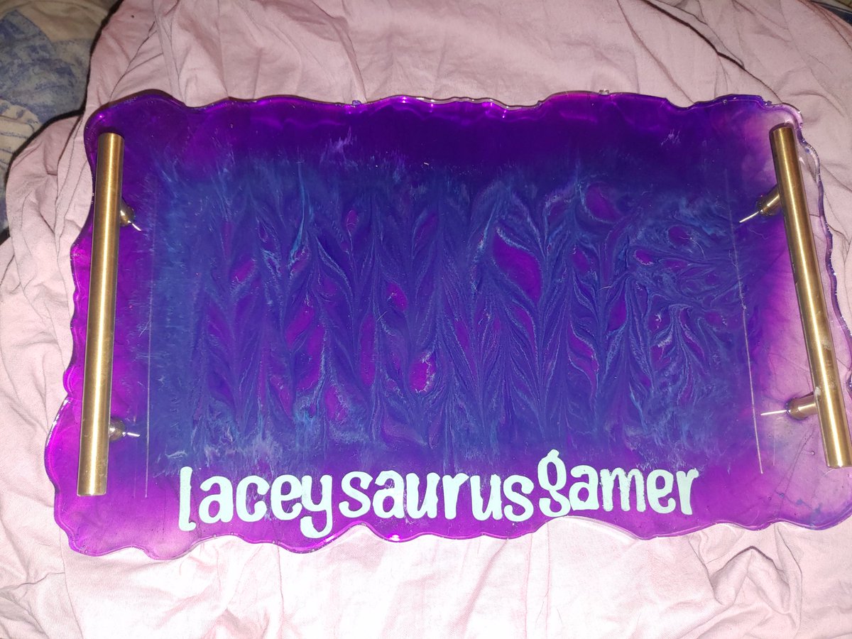 laceysaurusdayz's tweet photo. Thank thank thank to @NachoAvgNick and his super amazing wife for this very personal shark coochie board of my very own!!!! Luv you lots xoxo https://t.co/6yv7JmrDw4