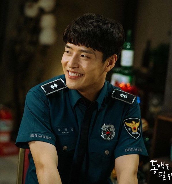 emilie_kdramas's tweet photo. Yongsik or Eunho https://t.co/bg05qj62lj