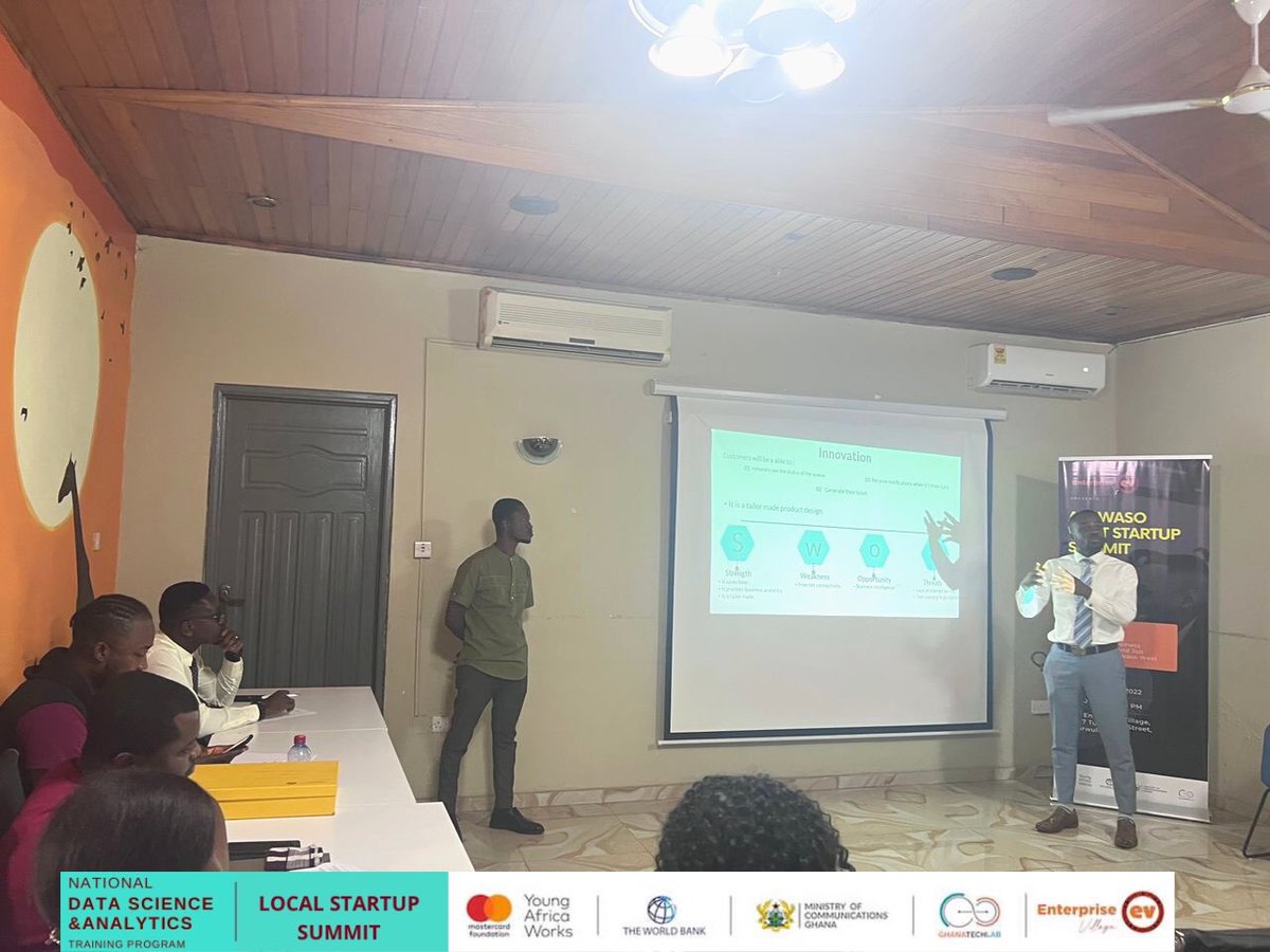 EVhubaccra's tweet image. 𝗔yawaso 𝗪𝗲𝘀𝘁 𝗦𝘁𝗮𝗿𝘁𝘂𝗽 𝗦𝘂𝗺𝗺𝗶𝘁
The third team to pitch was Smart Tech . 
Smart Tech is a startup building a Queuing app to help solve the problem of queuing for services with data analytics.
#GTLimpact
#DataScience
#GTLbaseprogram
#python
#AyawasoWestLSS