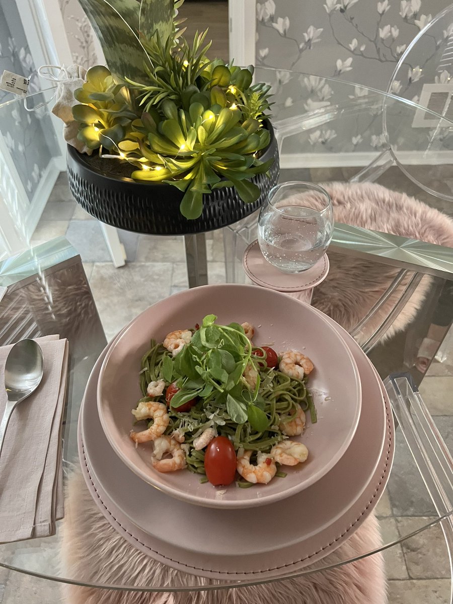 juneh49's tweet photo. #chilliprawns #spinach #taglietti very tasty em dinner ๐ https://t.co/U8U7icWIFb