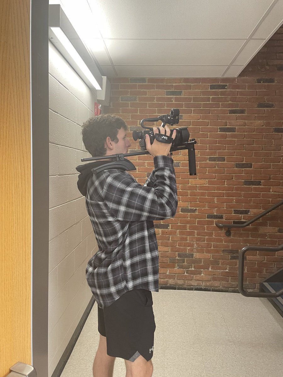 WHSFRCCDECA's tweet photo. Busy day filming at @FourRiversCC with Marketing II. Super thankful for the opportunity to work on some promo videos for their amazing programs! https://t.co/32msBWVhdN