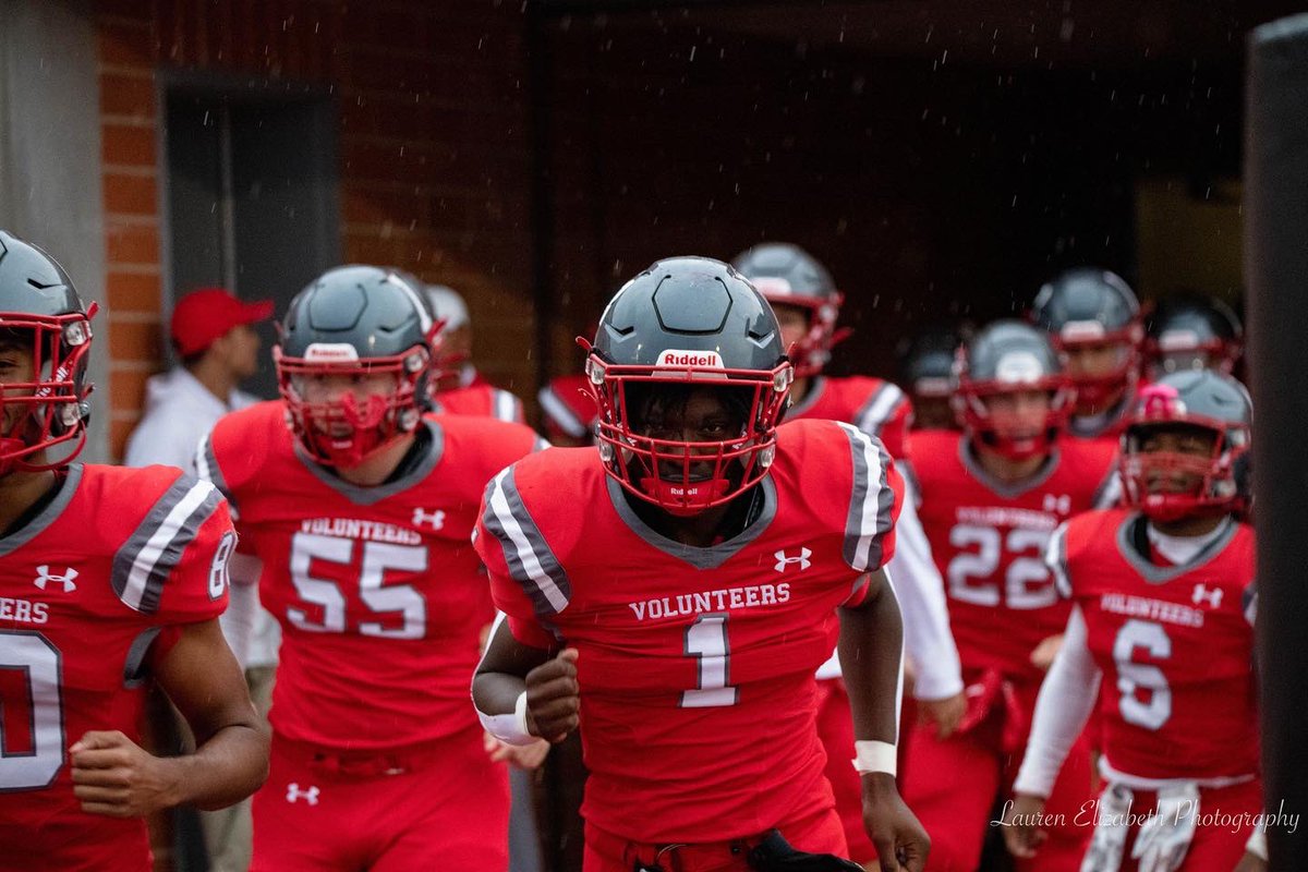 LEEVolsFootball's tweet photo. T-minus 2️⃣ days until our 1st district game against the Roughriders! 

#letsgo #leevolsfootball #govols 

@leeneisd @LEEPTSA1 @leevolsbooster @ISAGlobie @neisd_stem @JaguarsJackson @AthleticsNimitz @NeisdAthletics @LEEVolsAT @LEEVOLS_stuco @Vols_cheer https://t.co/I1keDPNvlc