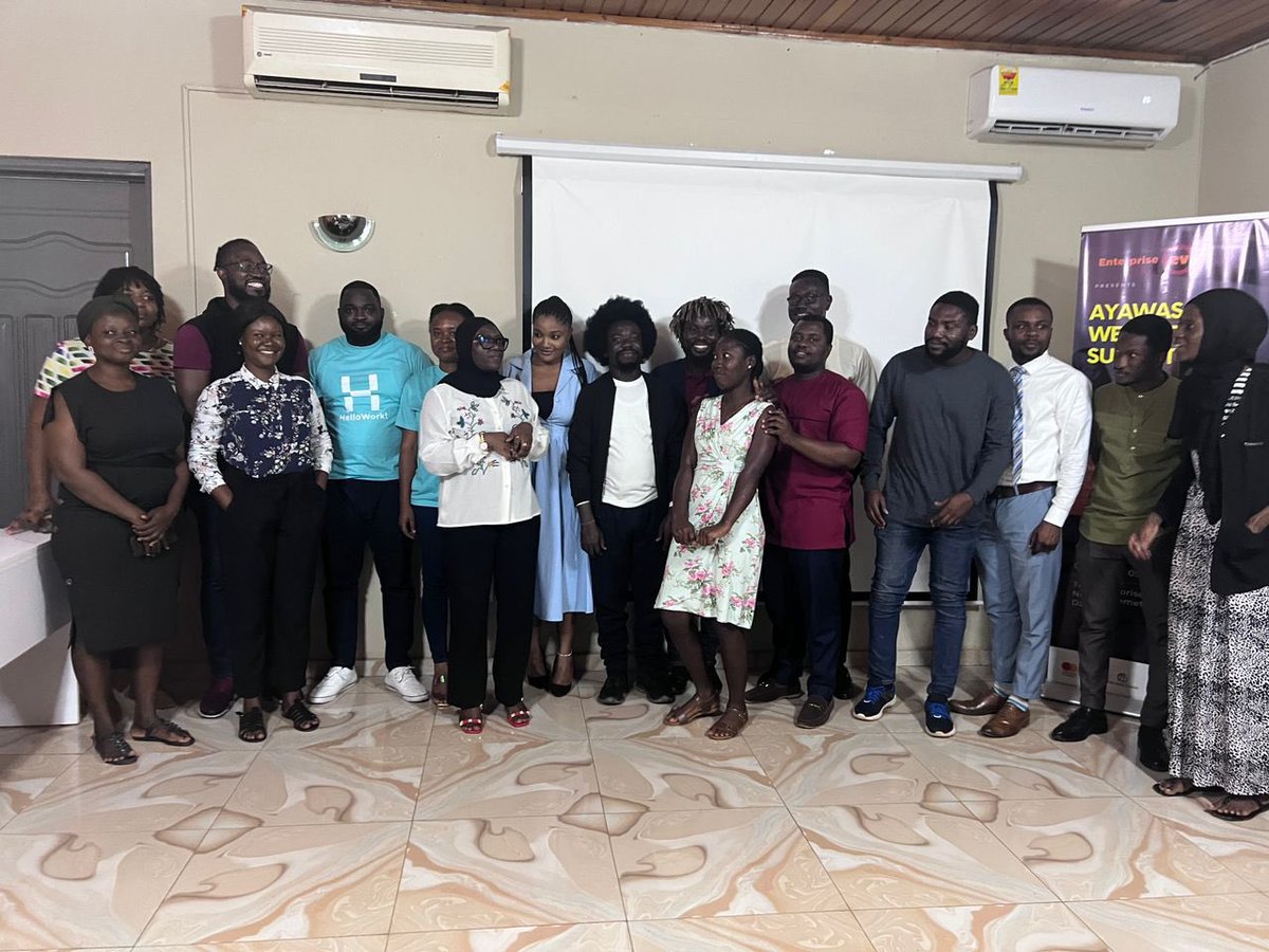 EVhubaccra's tweet image. 𝗔yawaso 𝗪𝗲𝘀𝘁 𝗦𝘁𝗮𝗿𝘁𝘂𝗽 𝗦𝘂𝗺𝗺𝗶𝘁

At the end of the Ayawaso West Summit, Hello work emerged as winners and they were awarded a cash prize as well as souvenirs. 

#GTLimpact
#datascience
#ghanatechlab
#python
#AyawasoWestLSS