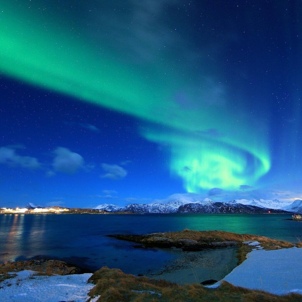 ViaggiElefante's tweet photo. Capodanno in Norvegia! ✨

Il 30 dicembre parti alla volta di Tromso e inizia la tua personale Avventura nell’Artico! ❄

#norvegia #tromso #auroraboreale #viaggio #capodanno #vacanza #viaggiaresempre #touroperator #viaggidellelefante https://t.co/ZR1azcm8tg https://t.co/Dkz7uyGdxi