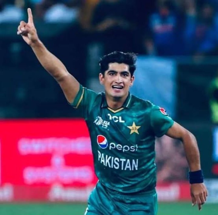 RahimaJan22's tweet photo. Naseem_DURDANA😹
#NaseemShah
#Unbelievable 
#PakvsAfg https://t.co/WkZ1CDIiUg