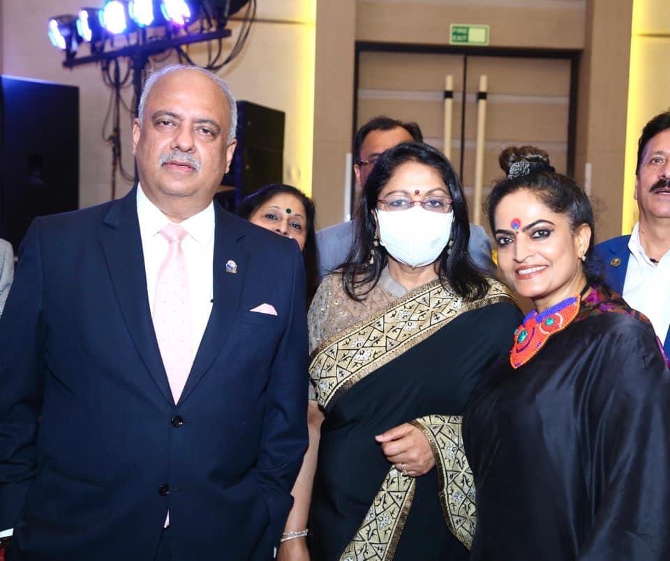 Aabhashining's tweet photo. Every meeting is a graduation 👩‍🎓 and every word of his is an inspiration. You are a leader to reckon with @Shekhar_Rotary .
Every step of yours is a milestone in the Rotary world.  Happy to meet you in Kolkata. https://t.co/8bw162CMrj