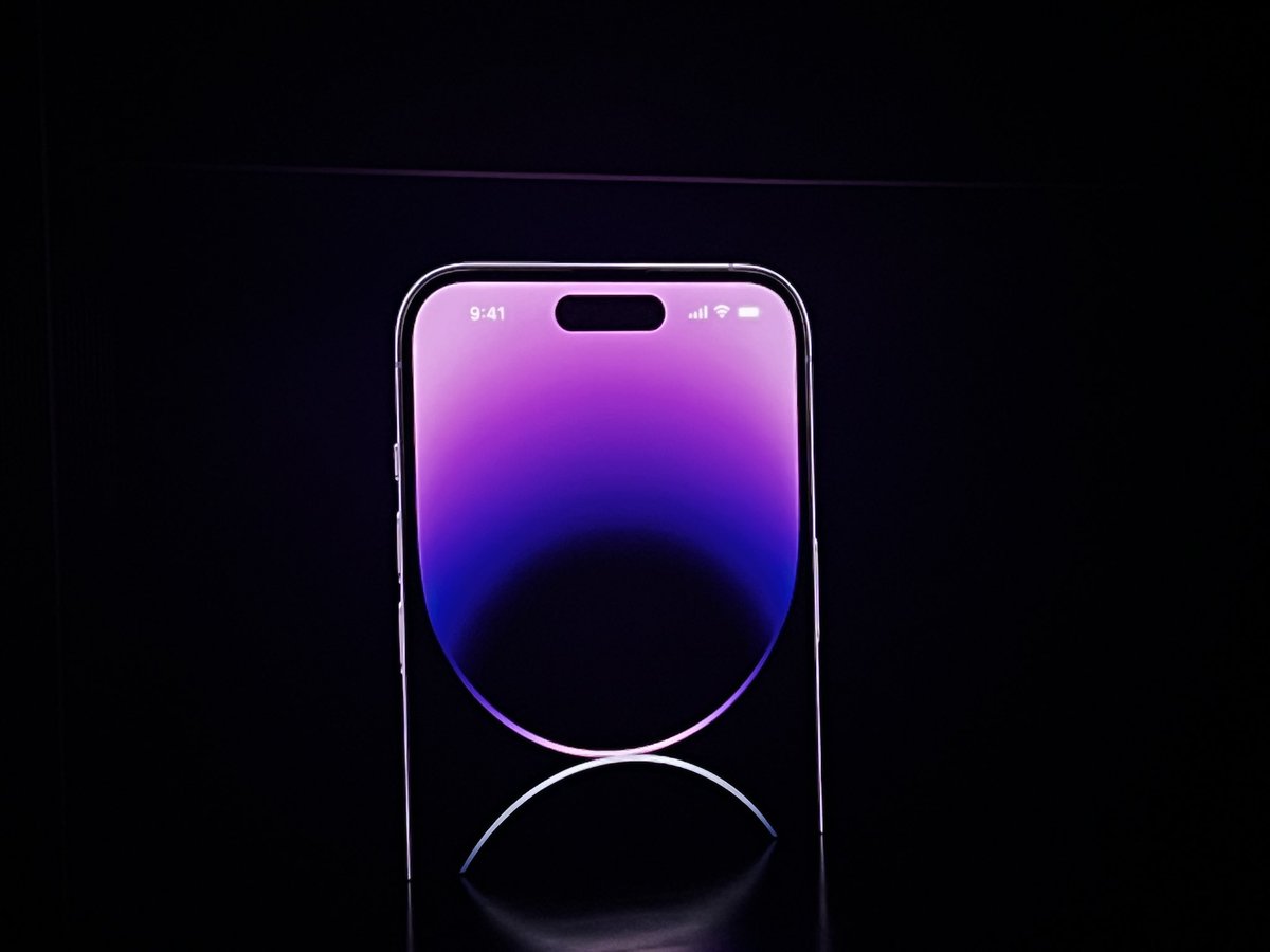 h_imadtech's tweet photo. الايفون ١٤ برو رسمياً بالنوتش الجديد 

معالج A16 الجديد بمعمارية 4nm 
واخيراً خاصية Always on display (لا تضحكون رجاءاً جماعة الاندرويد ) 😅
ثقب جديد 😁
حساس كاميرا اكبر بنسبة 65% !!!
الجودة صارت 48MP
الجيل الثاني من المثبت البصري OIS 
iPhone 14 Pro 999$
iPhone 14 Pro Max 1099$ https://t.co/hsjEhjB3TV