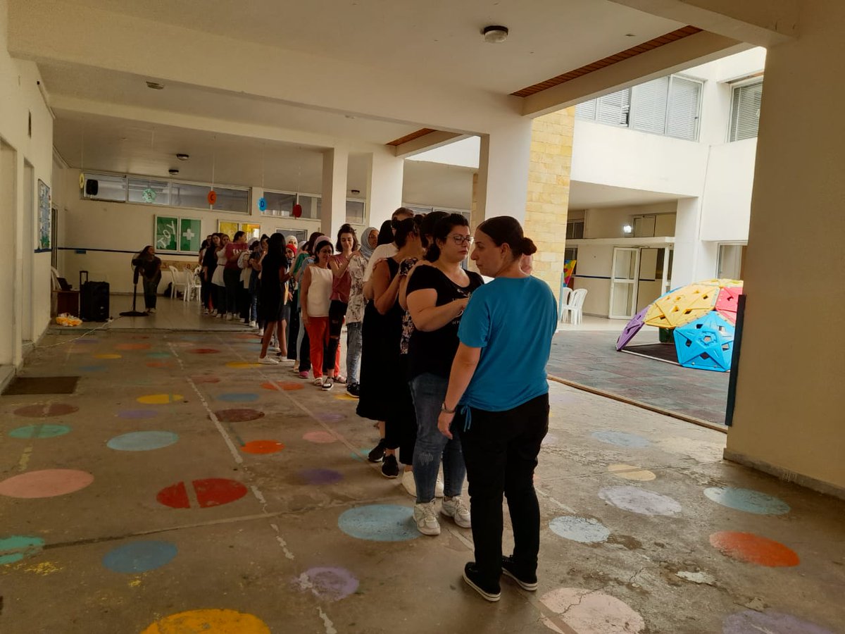 FThaalby's tweet photo. Today we played various games to see how well we knew each other.Self-aware team is more resilient,more confident,and more adaptive. We share a common purpose. Loved the energy and the collaboration today! @makdawhaschool https://t.co/IvWgkCsVZk