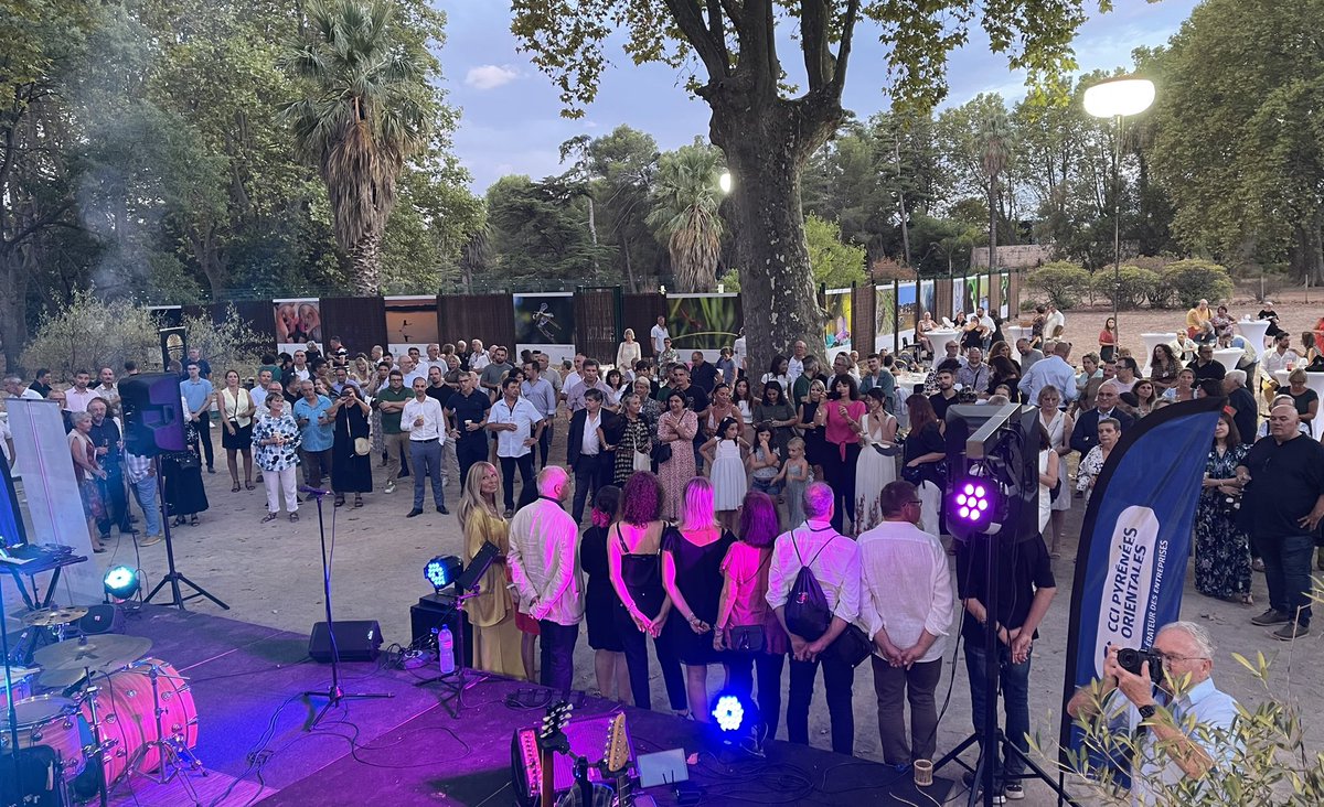 cciperpignan's tweet photo. [Live] du parc de Clairfont à #Toulouges : soirée des partenaires du @OffPerpignan_ en présence des officiels et organisteurs du #offperpignan @cciperpignan @MairiePerpignan @PerpiMetropole @leDepartement66 @CCIoccitanie et du président du festival Robert Ferré 📸 https://t.co/oAGfvfEMe1