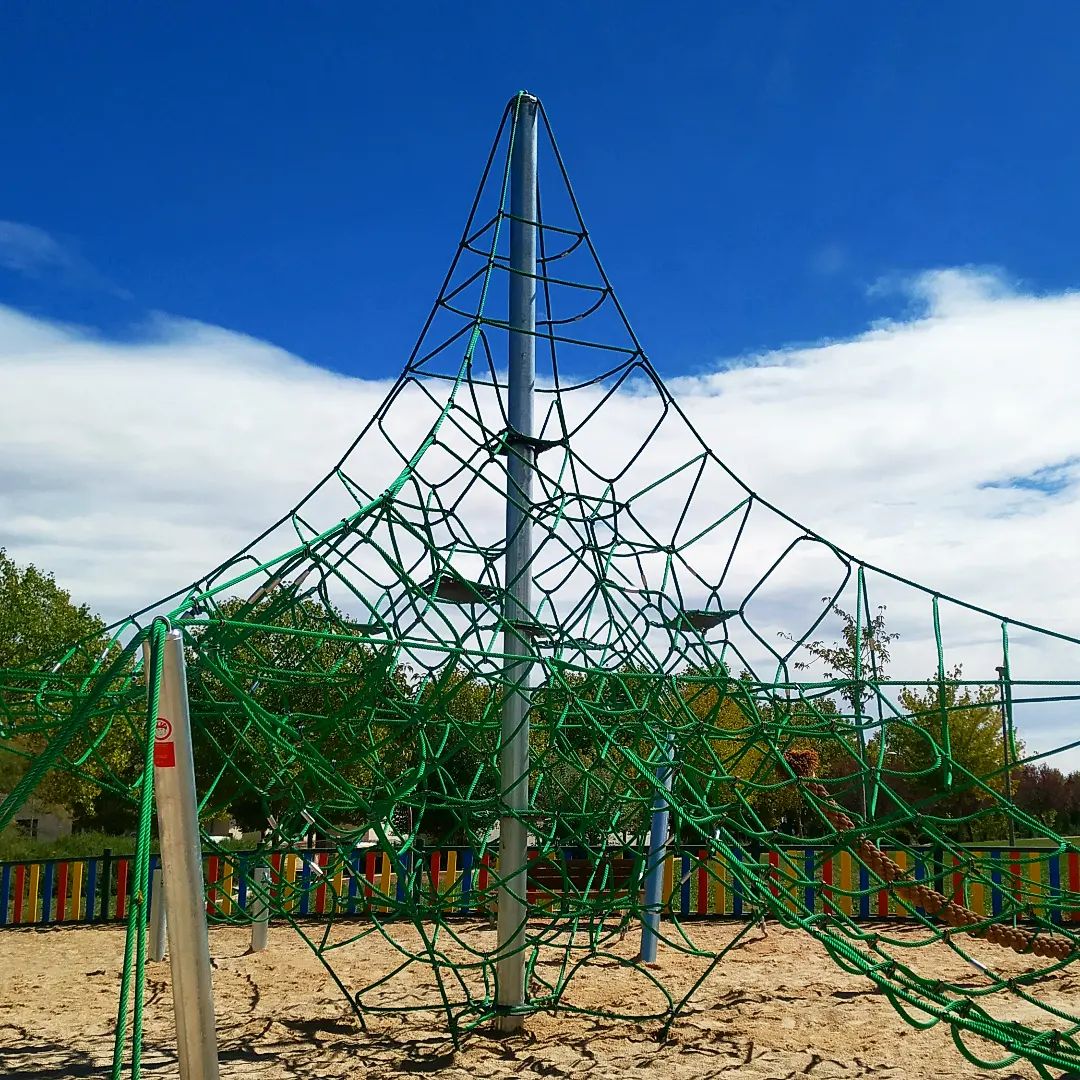 40compromisos's tweet photo. Renovamos los parques infantiles. Próximamente abriremos el nuevo, situado junto al pumptrack.
#hechosnopalabras #calidad #futuro #valdeluz #municipioestrella #trabajo #resultados #urbanismo #infraestructuras #medioambiente #gestioneficaz #40compromisos #parquesinfantiles https://t.co/hvJHpkH1jj