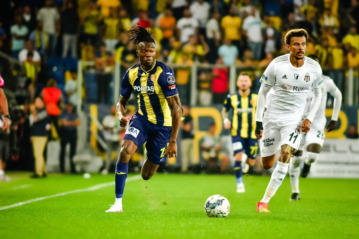 Gboly Ariyibi (@gbolyariyibi) on Twitter photo 