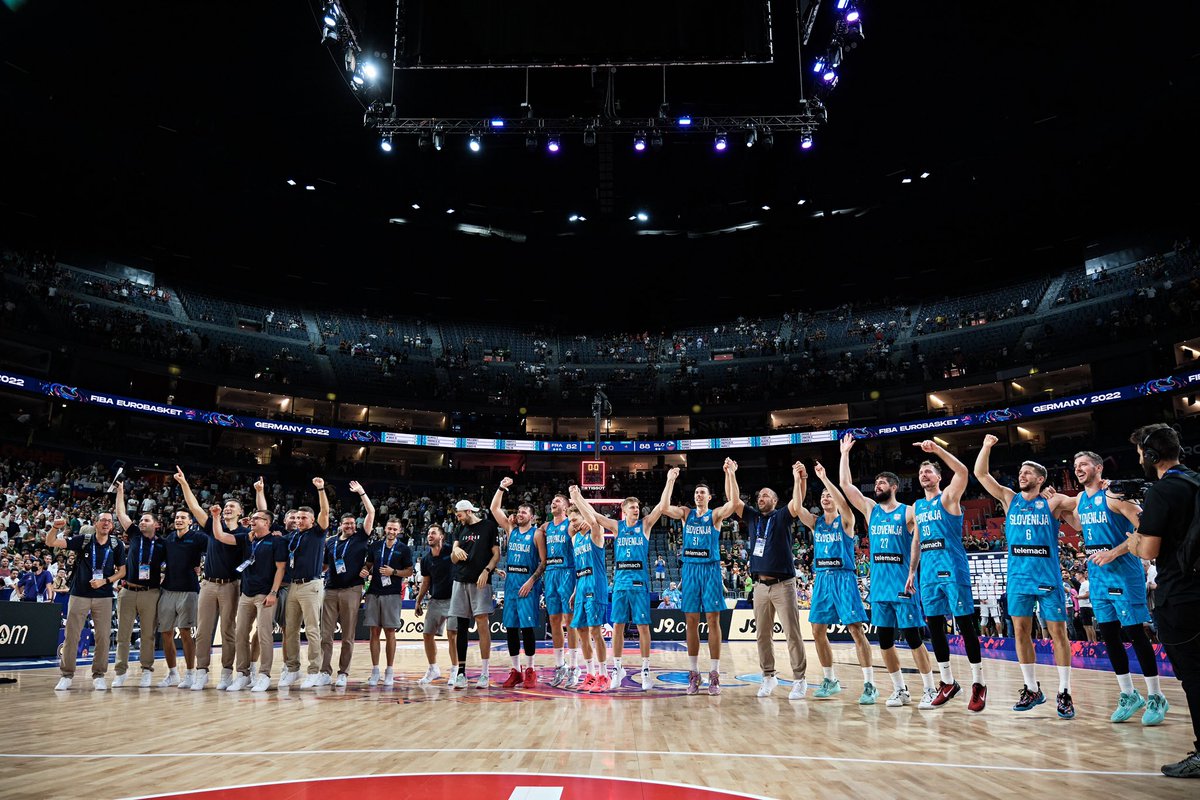 Berlin, prihajamo! #mojtim 🏀🇸🇮💪

#EuroBasket | #BringTheNoise