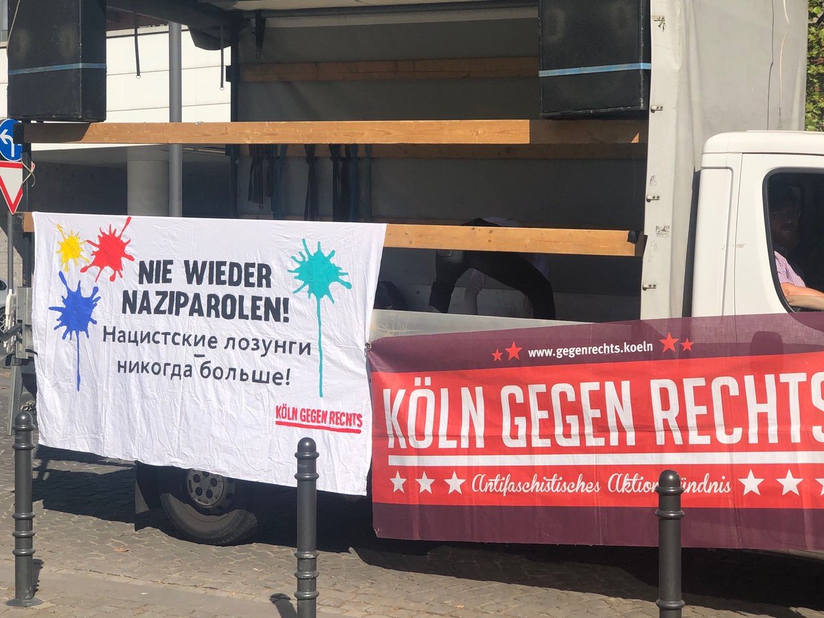 kgegenrechts's tweet photo. TW #RassistischeSprache #Rassismen

#k0409 #NieWiederNaziparolen
Unsere Recherche zur Nazidemo von Beisicht am letzten Sonntag in Köln. Und unsere Bewertung des Gegenprotests.
https://t.co/vLr4HghVsU https://t.co/XNzKpe2xaz
