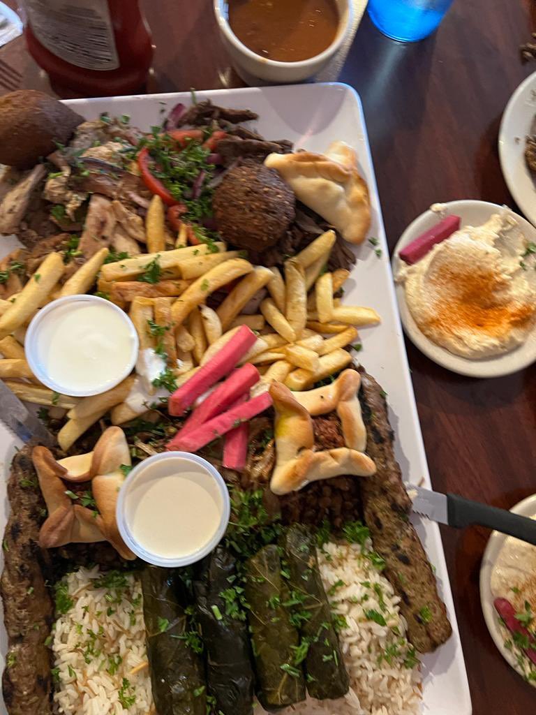 Muhamma09536802's tweet photo. Tried different types of American foods till now. 
Soo unique and different. 
Ate a lot of potatoes 🥔 and they have them in many different forms.
@UGRADPakistan 

#UGRADPK2022 #Food_diversity #USA https://t.co/LzWHyIcHcI