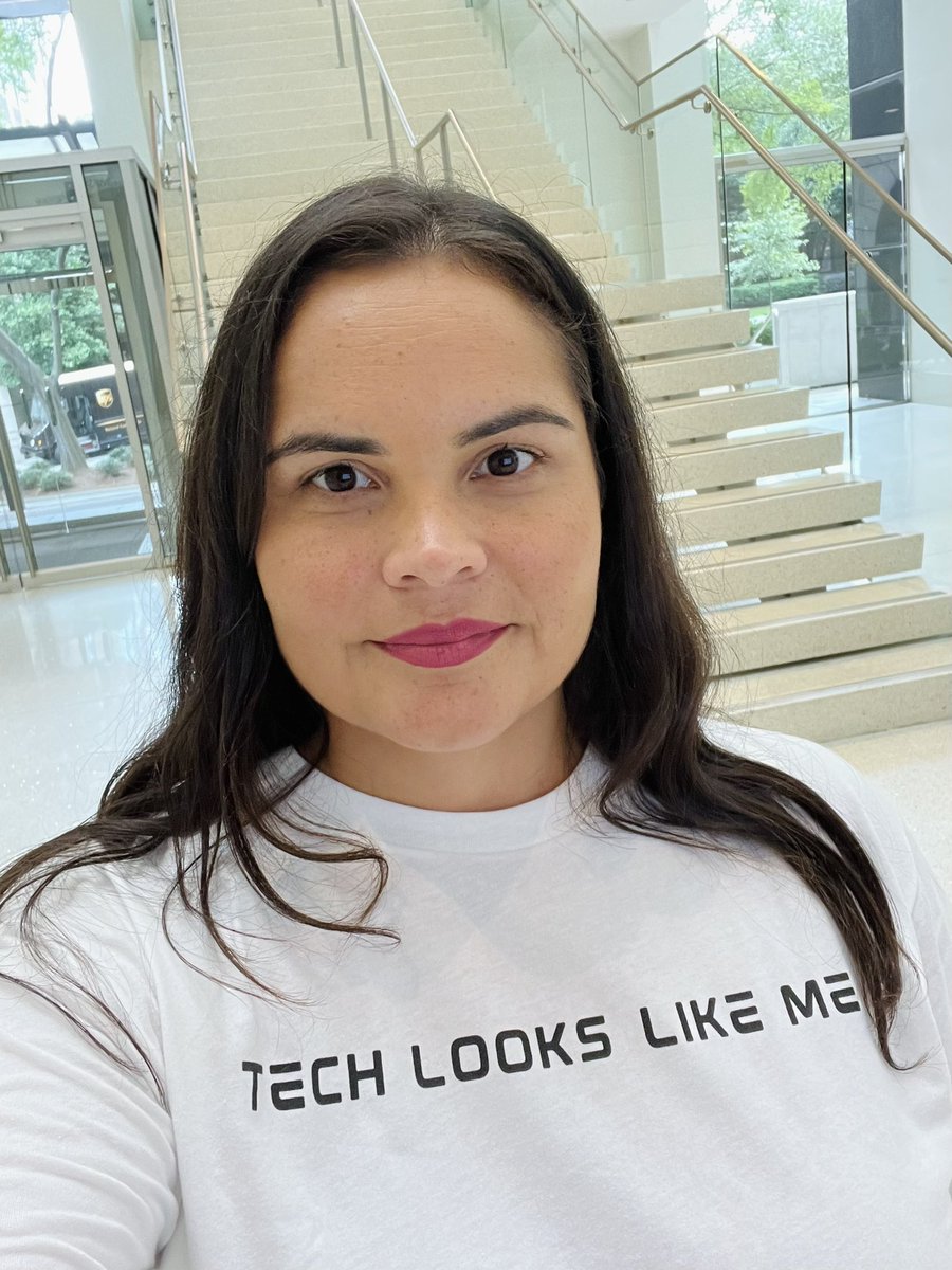 jackiedavissays's tweet photo. Shoutout to @bowiebusiness creator of this🔥#TechLooksLikeMe tee! Her brand, @youworkintech is centered around inspiring #DiversityInTech and a percentage of each purchase is pledged to a scholarship fund for a future #underrepresented #technologist.
Shop: https://t.co/sCwYRC3SnQ https://t.co/eAzOvKOE7g