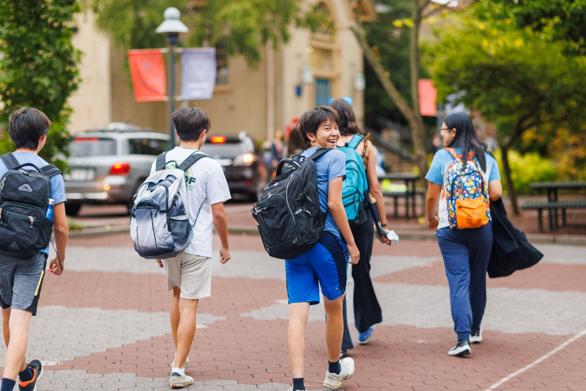 GFSchool's tweet photo. Welcome back, friends!๐ฏ Enjoy a few snapshots๐ธ from the first day of school. #BacktoSchool2022 #FirstDayOfSchoolVibes https://t.co/bQ2app93Rg