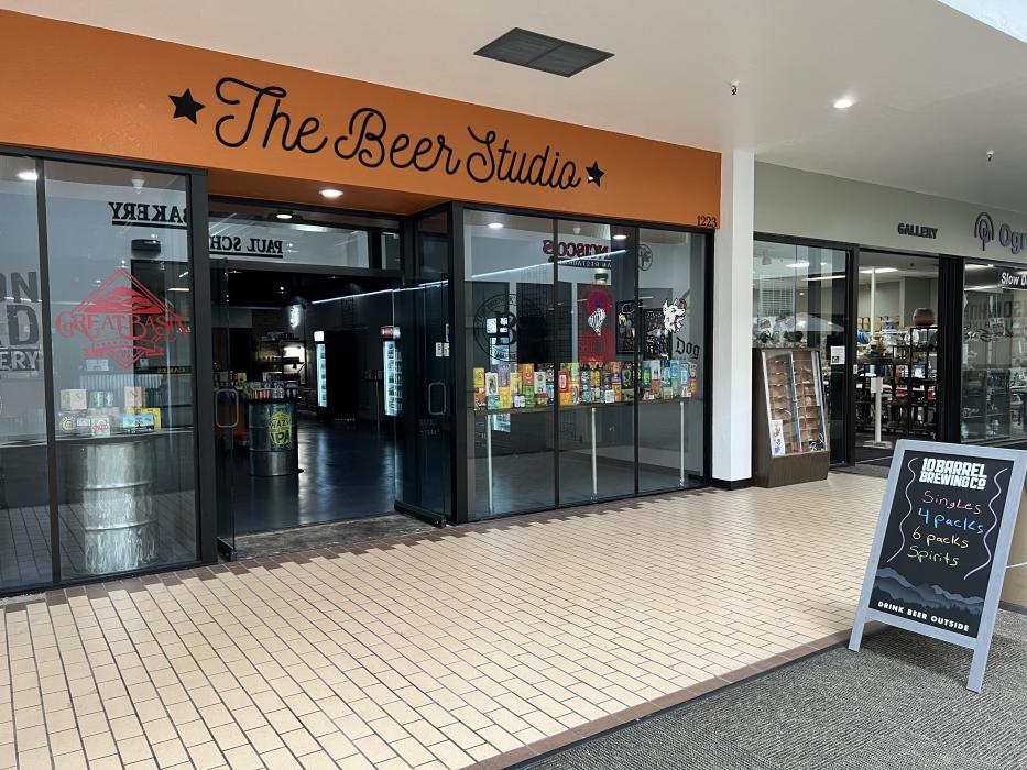 Carson City native opens ’Beer Studio’ in Carson Mall, highlights locally made brews and spirits carsonnow.org/story/09/07/20… #beer #CarsonCity