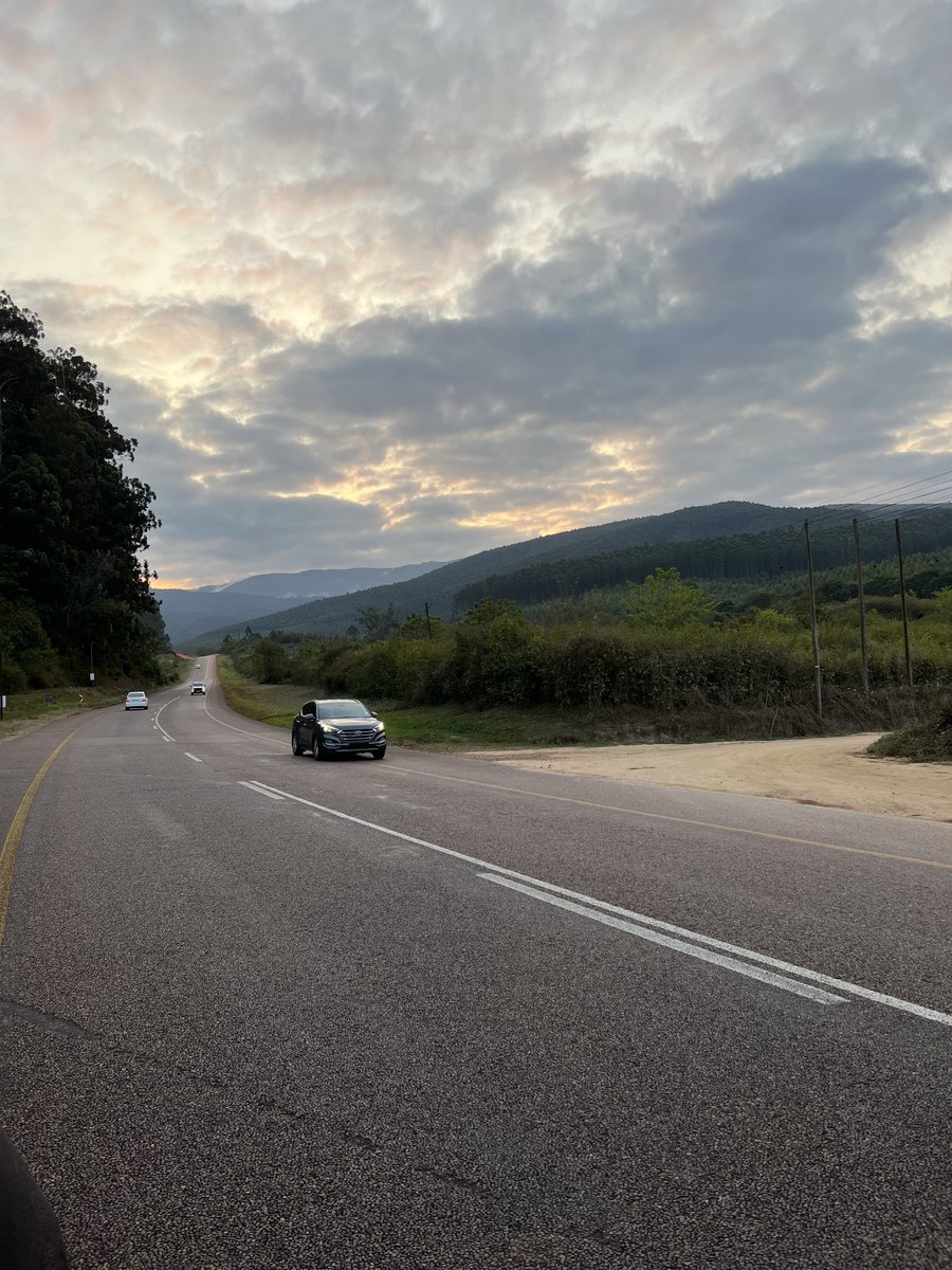 tito_mboweni's tweet image. The R71 from Polokwane through ZCC MORIA to Tzaneen. Great human achievement post 1994. Driving post Makgobaskloof. Just simply beautiful. ⁦@golimpopo⁩. Come visit us. Si wela eLimpopo.