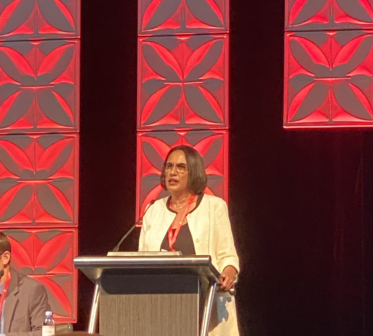 alta_schutte's tweet photo. Great talk by @KBibbinsDomingo on changing the Na/K in populations to 🔽 #bloodpressure. Ideal cite of @BruceNeal1 study on #saltsubstitutes @georgeinstitute Also reducing #salt in processed foods as we did in South Africa https://t.co/93hkR43Xrt #Hypertension2022 @AHAMeetings https://t.co/ATsMW4Tltd