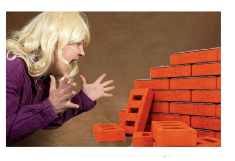 G11Sven's tweet photo. 2/2
#BrickWall
#RedShoeClub
#HandAtHeart
#Transformer #RedShoes #Creepy https://t.co/wYcugAScGz