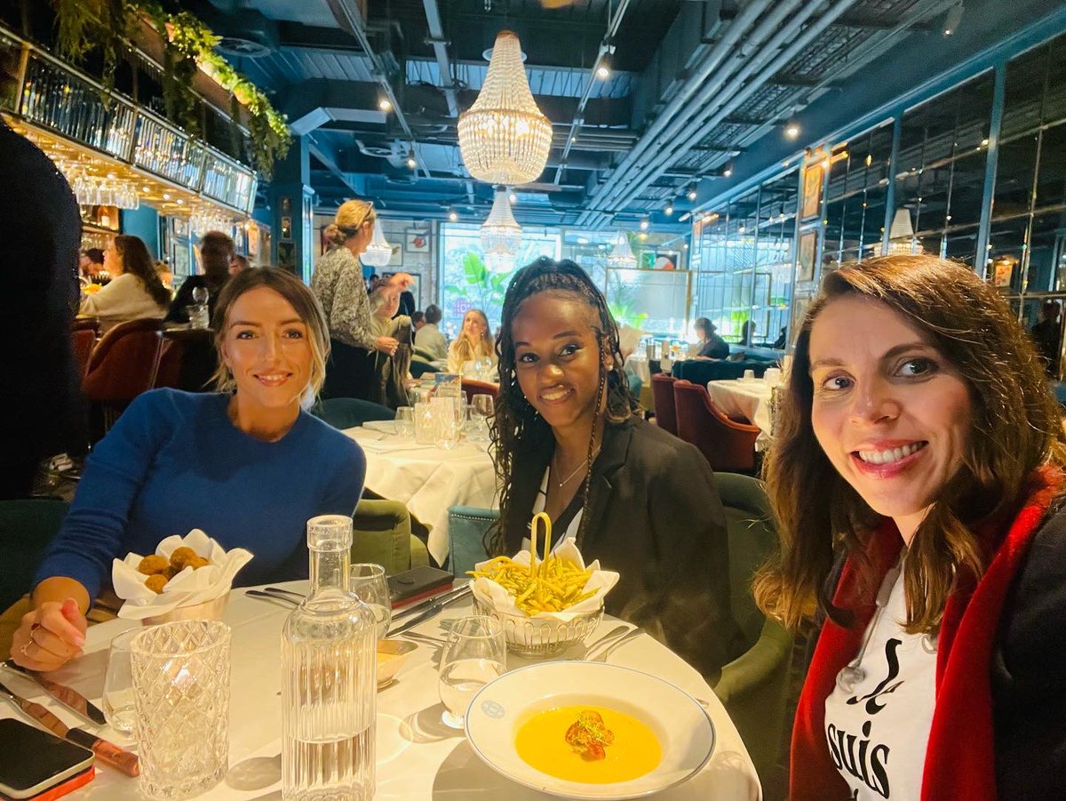 Team Mozer afternoon in London catching up on current projects, meeting clients/friends @DominvsGroup <a href="/_LOFTuk/">LOFT</a> and eating a lot of courgette fritters! #teamday #london #winning