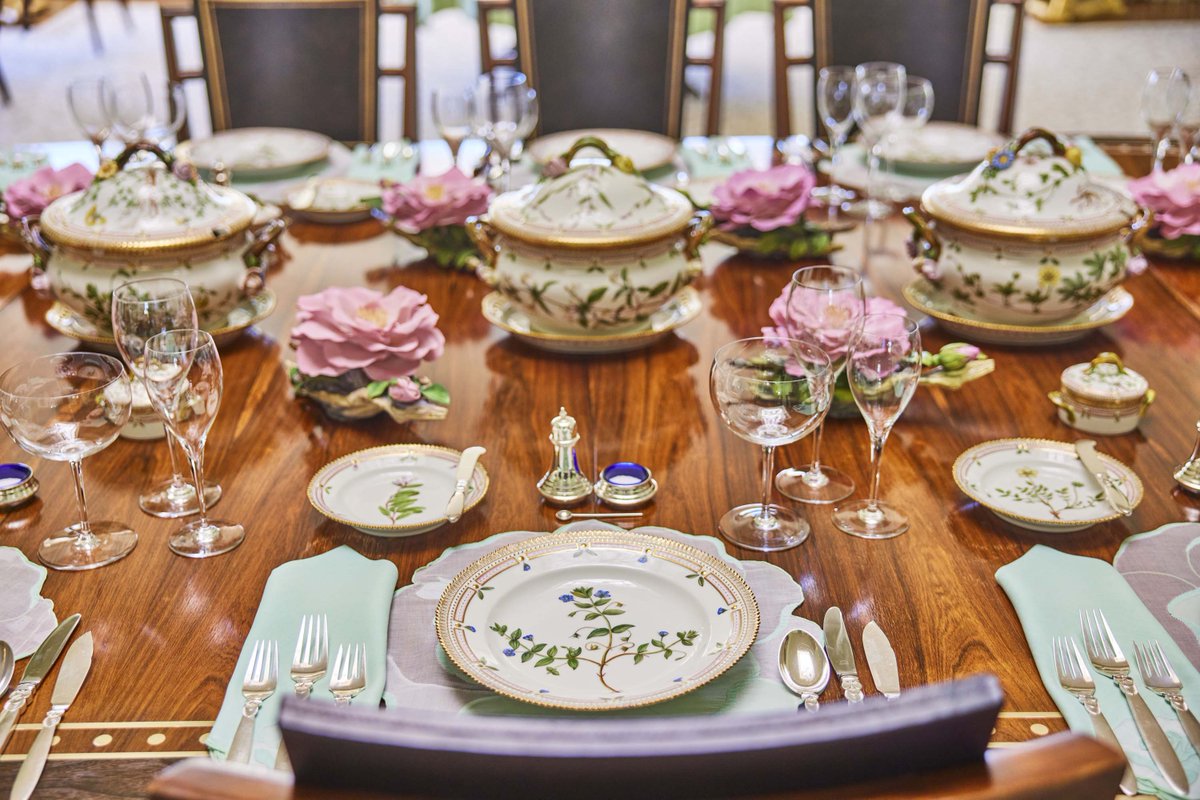Sunnylands Center &amp; Gardens reopens to the public on Sept. 14, with a new exhibition – a look at the exquisite china, flatware, and table settings that the Annenbergs used to entertain a parade of notable guests. #china #tableware #dining #sunnylands
bit.ly/3exRSH6