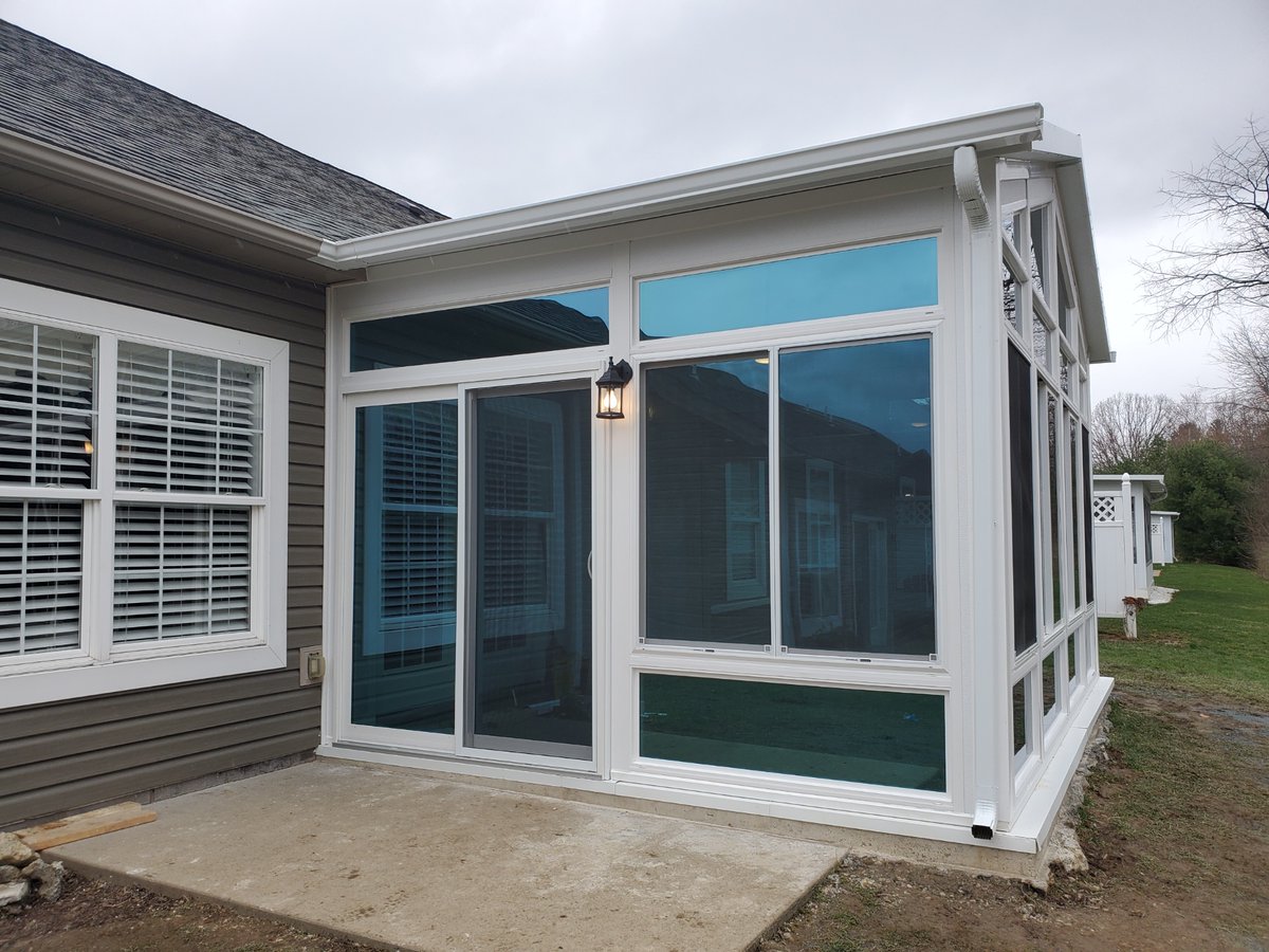 ReliableGC's tweet image. Not only will your sunroom bring in the most beautiful natural light, but it creates a calming space to enjoy the nature surrounding your home within a comfortable environment. 🌳😌

📲(724) 216-8550
reliablegeneralcontractor.com/reliable-gener…

#sunrooms #homedesign #contractor