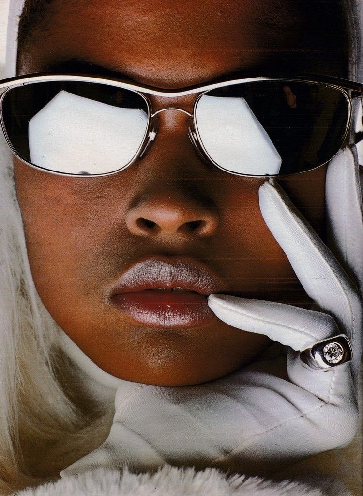 dreamsofgold__'s tweet photo. Elle French 29Oct 1984 - Karen Alexander by Oliviero Toscani https://t.co/i9Xcqihqzv