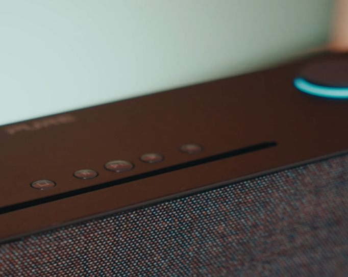 With its integrated CD functionality, the Evoke Home is ideal for those who have a nostalgia for legacy music media but don't want to let go of modern listening comforts.

What was the first CD you ever owned? 💿🎶

pure.com/en-GLOBAL/audi…