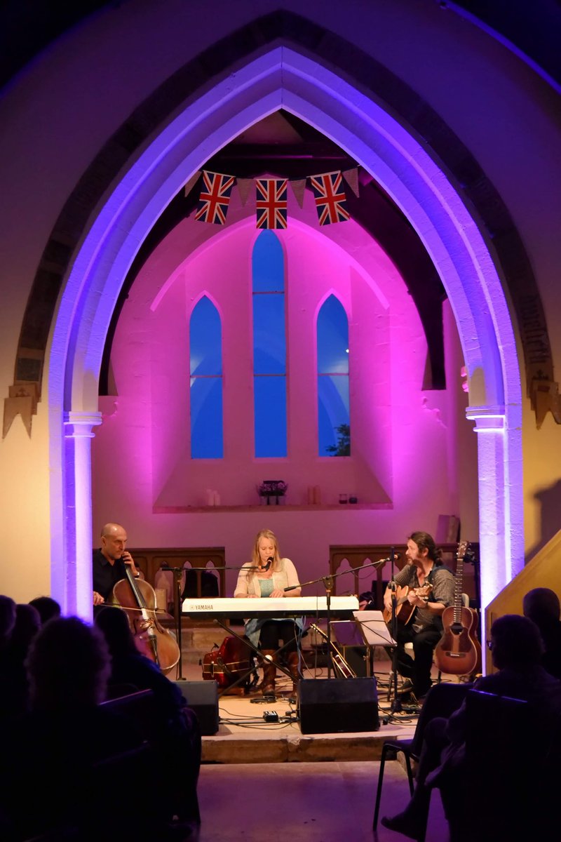 katiegraceharri's tweet photo. A few more pics from the Dorset album launch including @JonFletcher_ pics by Peter Alcock sound and lighting 😊
Tickets for the Oxford Launch on 23rd September here: https://t.co/07L9FclQy3 #abingdonevents #oxfordshirefolkmusicians #folkinoxford #ukfolk #britishfolk https://t.co/RyxPcdZyWw